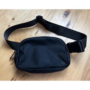Lululemon Everywhere Belt Bag 1L Black Crossbody Fanny Pack Adjustable EUC